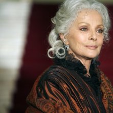 Una splendida Virna Lisi nei panni di Lucrezia Sciarra, uno dei personaggi della miniserie Il sangue e la rosa