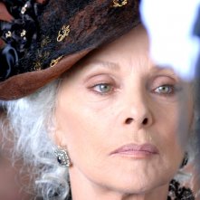 Virna Lisi è Lucrezia Sciarra nella miniserie Il sangue e la rosa