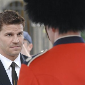 David Boreanaz in una scena dell'episodio Yanks in the U.K. di Bones