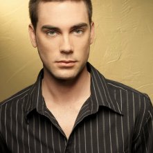 Una bella foto dell'attore Drew Fuller