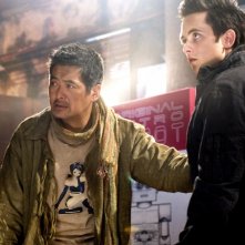 Justin Chatwin e Chow Yun-Fat in una sequenza del film Dragonball