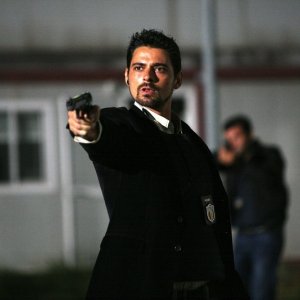 Simone Corrente è Luca Benvenuto in Distretto di Polizia 8