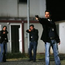 Simone Corrente in una scena di Distretto di Polizia 8