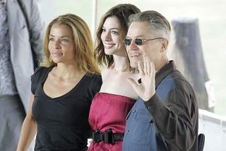 Venezia 2008: Anne Hathaway accanto al regista Jonathan Demme e Jenny Lumet