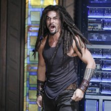 Jason Momoa In Una Scena Dell Episodio The Prodigal Della Serie Stargate Atlantis 87587