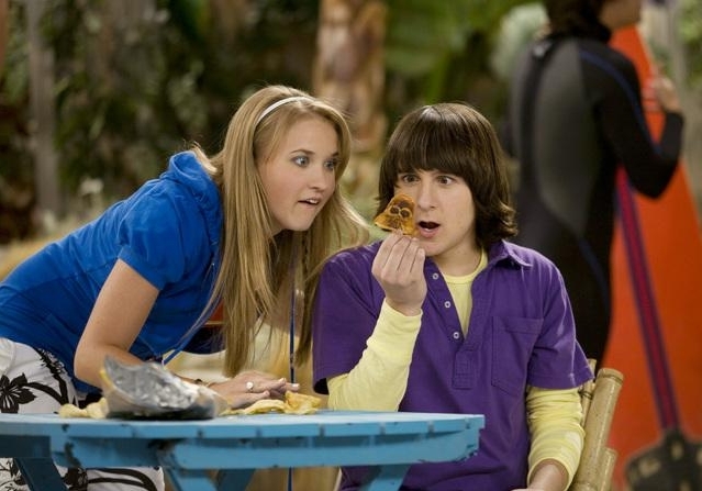 Emily Osment E Mitchel Musso In Una Scena Di Hannah Montana 87749