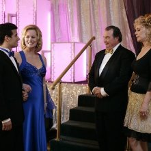 Cybill Shepherd, Mark Ballas, Jean Smart e Kevin Dunn nel primo episodio della seconda stagione di Samantha Chi?