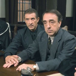 Silvio Orlando con Ezio Greggio in una scena del film Il papà di Giovanna