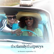 Un wallpaper del film The Family That Preys