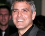 George Clooney capra di guerra