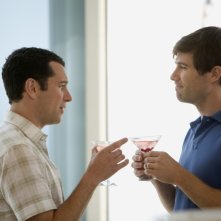 Matthew Rhys e Luke Macfarlane nell'episodio 'Glass Houses' della serie Brothers & Sisters