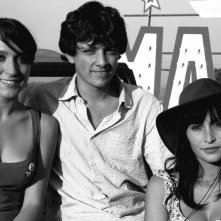 Da sinistra: Elisa Sensi, Marco Martini e Rossella Caiani in un'immagine promozionale di IN THE MARKET