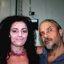 Eleonora Stagi accanto al maestro Sergio Stivaletti sul set del film IN THE MARKET