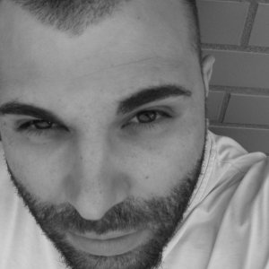 Un primo piano di Thomas Di Blasi