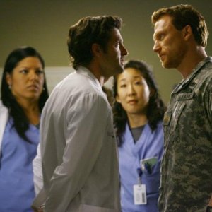 Patrick Dempsey, Kevin McKidd, Sandra Oh e Sara Ramirez nella serie Grey's Anatomy, episodio: Dream a little dream of me