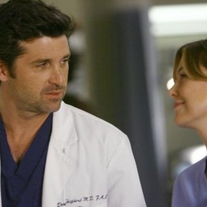 Patrick Dempsey nel ruolo del Dottor Stranamore e Ellen Pompeo nel ruolo di Meredith nella serie Grey's Anatomy, episodio: Dream a little dream of me