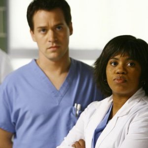 T.R. Knight e Chandra Wilson nella serie Grey's Anatomy, episodio: Dream a little dream of me