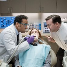 Aasif Mandvi e Ricky Gervais in una sequenza del film Ghost Town