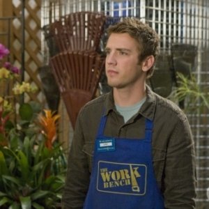 Bret Harrison è Sam nell'episodio Ribellione della serie Reaper
