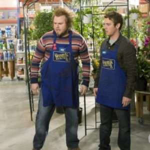 Bret Harrison e Tyler Labine nell'episodio Ribellione della serie Reaper