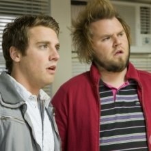Bret Harrison e Tyler Labine nell'episodio Tranelli di Reaper