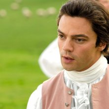 Dominic Cooper in una scena del film La duchessa