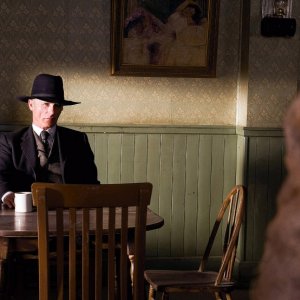 Ed Harris in una scena del western Appaloosa