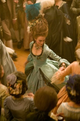 Keira Knightley in un'immagine del film La duchessa