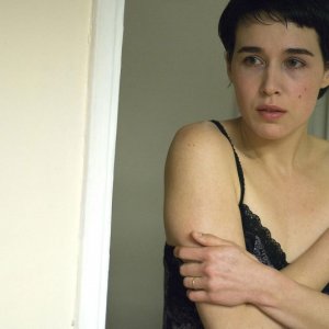 Arta Dobroshi in un'immagine del film Il matrimonio di Lola