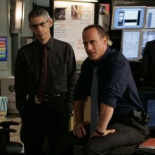 Christopher Meloni e Richard Belzer nell'episodio 'Trials' della serie tv Lwa & Order: SVU