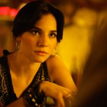 Martha Higareda in una scena del film Borderland