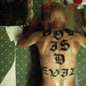 Una scena del film Ex Drummer