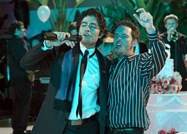 Adrian Grenier e Kevin Dillon in una scena dell'episodio 'The All Out Fall Out' della quinta stagione di Entourage