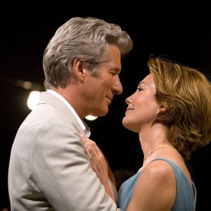 Richard Gere e Diane Lane sono i protagonisti del film drammatico Nights in Rodanthe, tratto da un romanzo di Nicholas Sparks