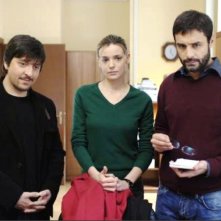 Ricky Memphis, Christiane Filangieri  e Daniele Pecci in una scena della serie Crimini bianchi