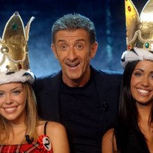 Una foto delle due sexy Veline Federica Nargi e Costanza Caracciolo insieme ad Ezio Greggio