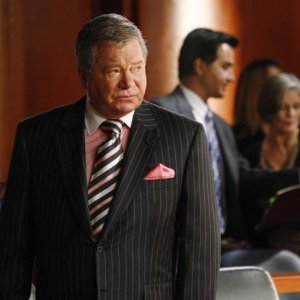 William Shatner in una scena dell'episodio 'True Love' della serie Boston Legal