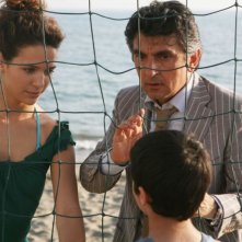 Aylin Prandi e Vincenzo Salemme in una sequenza della commedia No Problem