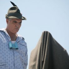 Giorgio Panariello in versione 'alpino' in una scena del film No Problem