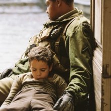 Matteo Sciabordi e Omar Benson Miller in una scena del film Miracolo a Sant'Anna