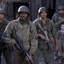 Michael Ealy, Derek Luke, Laz Alonso, Matteo Sciabordi e Omar Benson Miller sul set del film Miracle at St. Anna