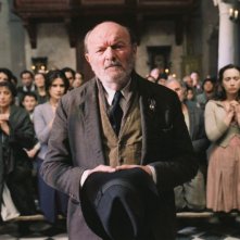 Omero Antonutti in una scena del film Miracolo a Sant'Anna