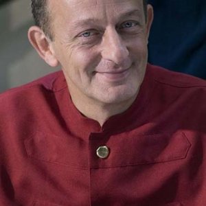 Paolo De Vita in una scena del film La canarina assassinata