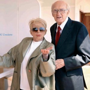 Sandra Mondaini e Raimondo Vianello sono le star di Crociera Vianello