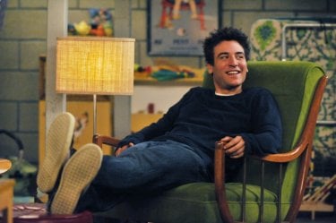 Josh Radnor in una scena dell'episodio I Heart NJ di How I Met Your Mother