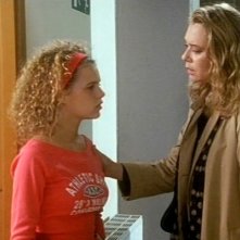Pamela Saino e Barbara De Rossi in una scena della miniserie Amiche