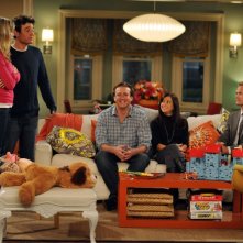 Una scena di gruppo dell'episodio I Heart NJ della serie How I Met Your Mother