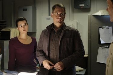 Michael Weatherly e Cote de Pablo in un momento dell'episodio 'Agent Afloat' della serie tv Navy NCIS