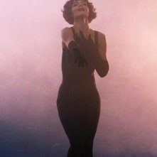 Katie Holmes appare in una visione di Eli Stone nell'episodio Grace della serie