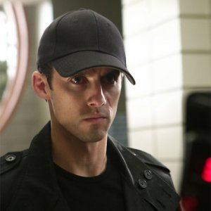 Milo Ventimiglia in una scena dell'episodio One of Us, One of Them di Heroes